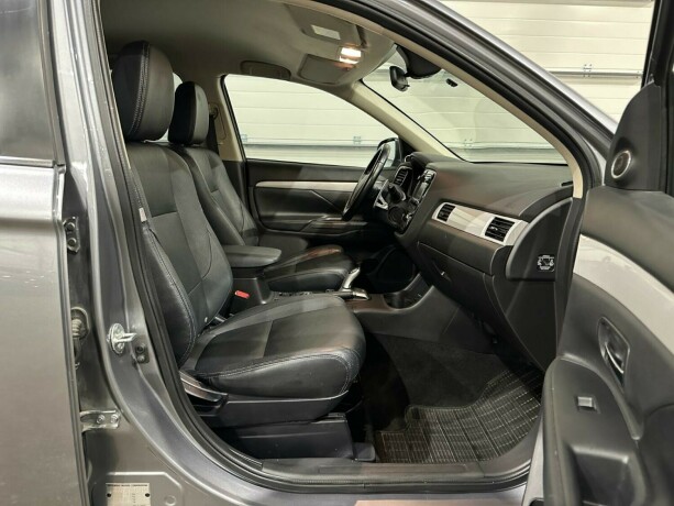 mitsubishi-outlander-elektrisitetbensin-2014-big-8