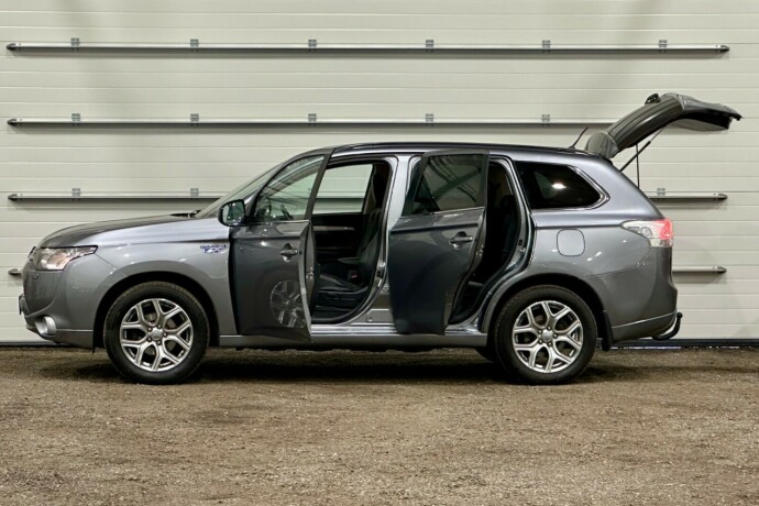 mitsubishi-outlander-elektrisitetbensin-2014-big-5