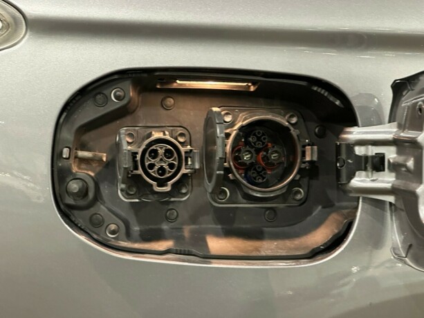 mitsubishi-outlander-elektrisitetbensin-2014-big-25