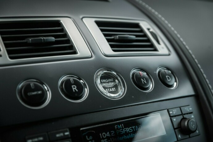 aston-martin-v8-vantage-bensin-2008-big-17