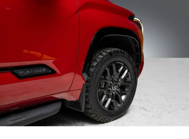 toyota-tundra-elektrisitetbensin-2022-big-9