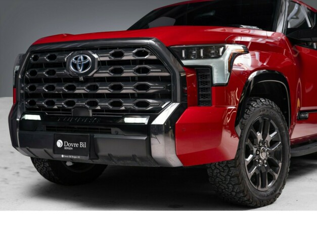 toyota-tundra-elektrisitetbensin-2022-big-10