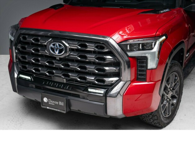 toyota-tundra-elektrisitetbensin-2022-big-4