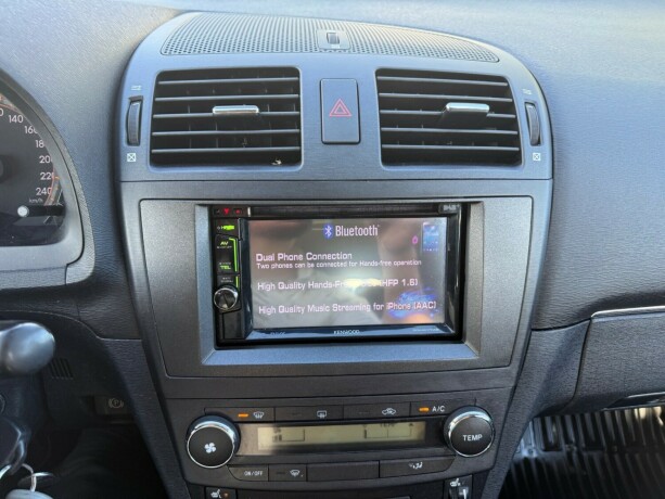 toyota-avensis-bensin-2009-big-11