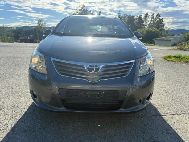 toyota-avensis-bensin-2009-big-7