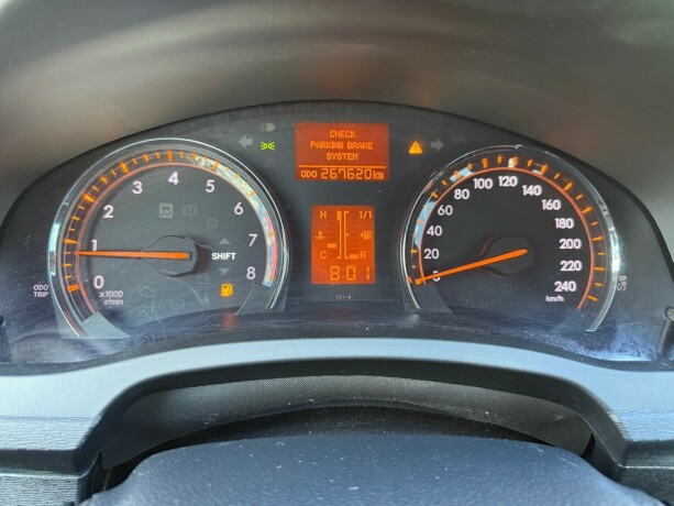 toyota-avensis-bensin-2009-big-10