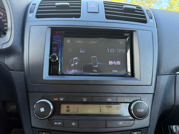 toyota-avensis-bensin-2009-big-12