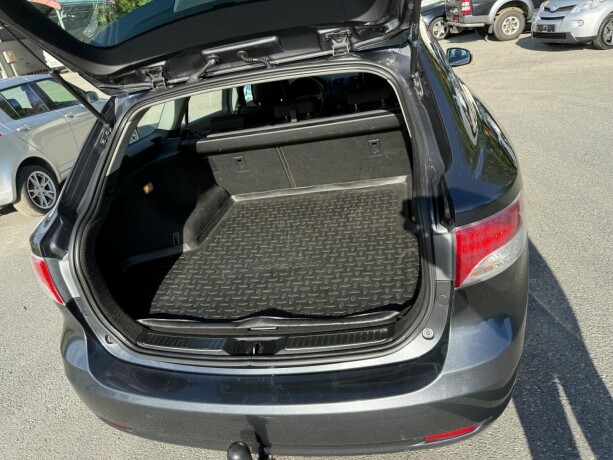 toyota-avensis-bensin-2009-big-21