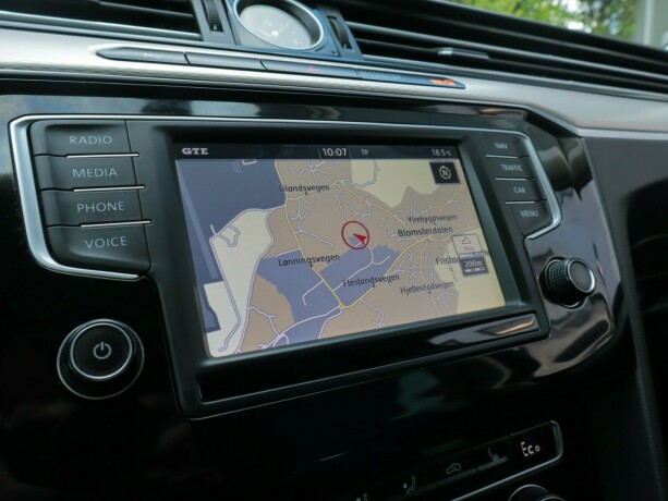 volkswagen-passat-elektrisitetbensin-2017-big-18