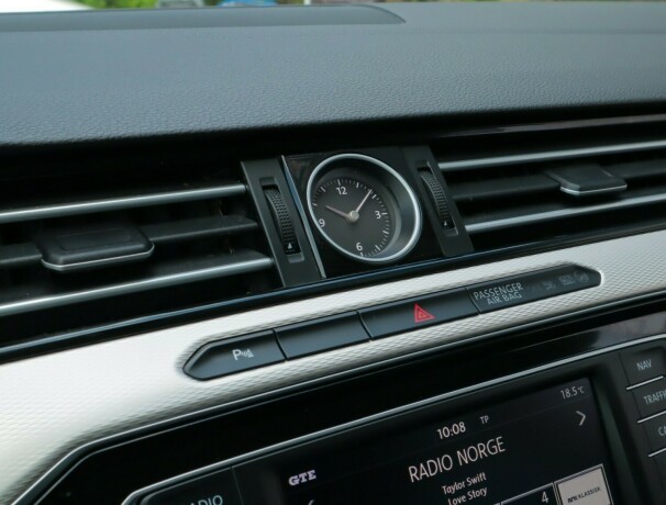 volkswagen-passat-elektrisitetbensin-2017-big-15