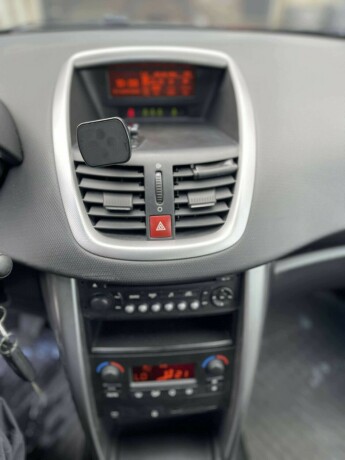 peugeot-207-diesel-2007-big-18