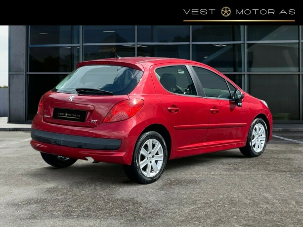peugeot-207-diesel-2007-big-4