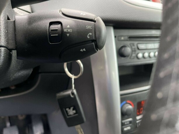 peugeot-207-diesel-2007-big-19