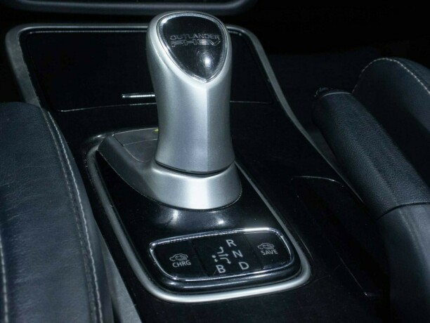 mitsubishi-outlander-elektrisitetbensin-2016-big-24