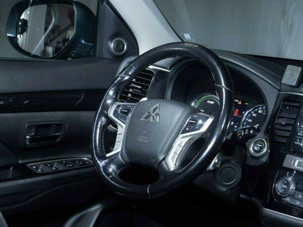 mitsubishi-outlander-elektrisitetbensin-2016-big-15