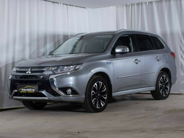 mitsubishi-outlander-elektrisitetbensin-2016-big-0