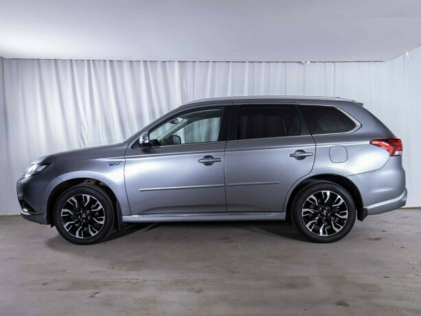 mitsubishi-outlander-elektrisitetbensin-2016-big-4