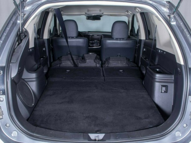 mitsubishi-outlander-elektrisitetbensin-2016-big-11