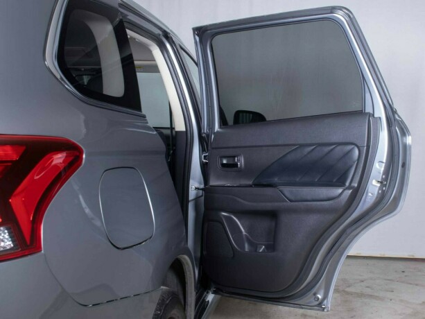 mitsubishi-outlander-elektrisitetbensin-2016-big-14
