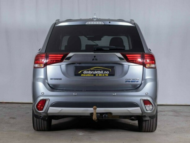 mitsubishi-outlander-elektrisitetbensin-2016-big-3