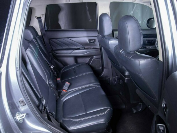 mitsubishi-outlander-elektrisitetbensin-2016-big-44