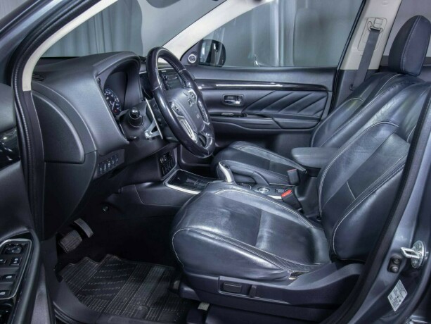mitsubishi-outlander-elektrisitetbensin-2016-big-36
