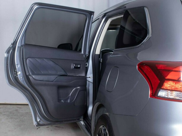 mitsubishi-outlander-elektrisitetbensin-2016-big-20