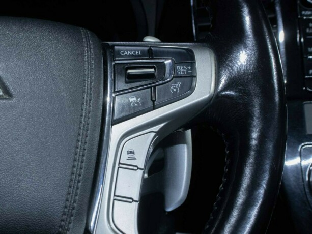 mitsubishi-outlander-elektrisitetbensin-2016-big-26