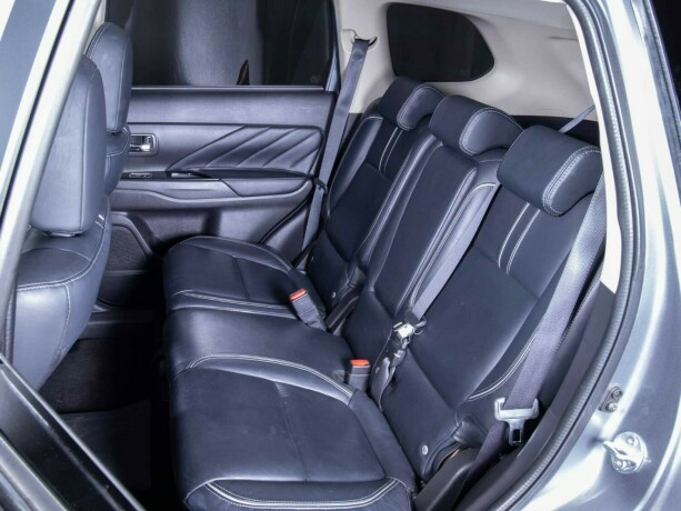 mitsubishi-outlander-elektrisitetbensin-2016-big-39
