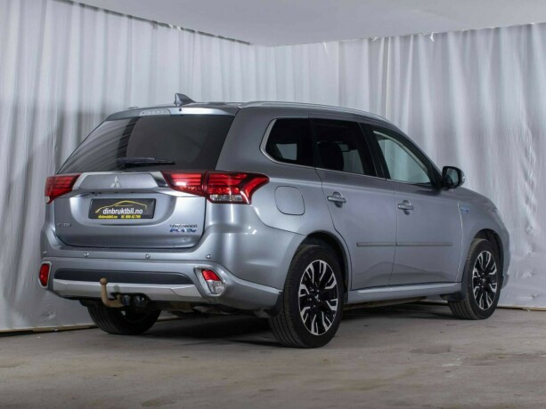 mitsubishi-outlander-elektrisitetbensin-2016-big-6