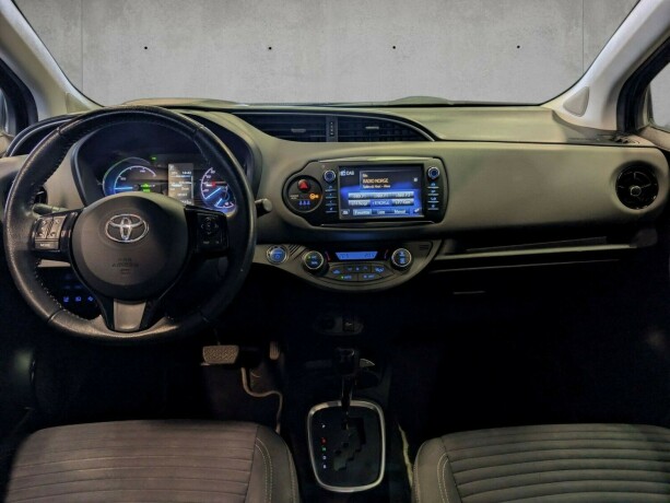 toyota-yaris-elektrisitetbensin-2017-big-13
