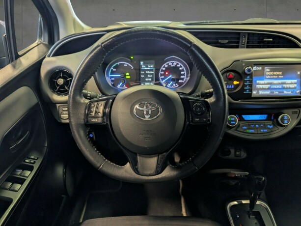 toyota-yaris-elektrisitetbensin-2017-big-14