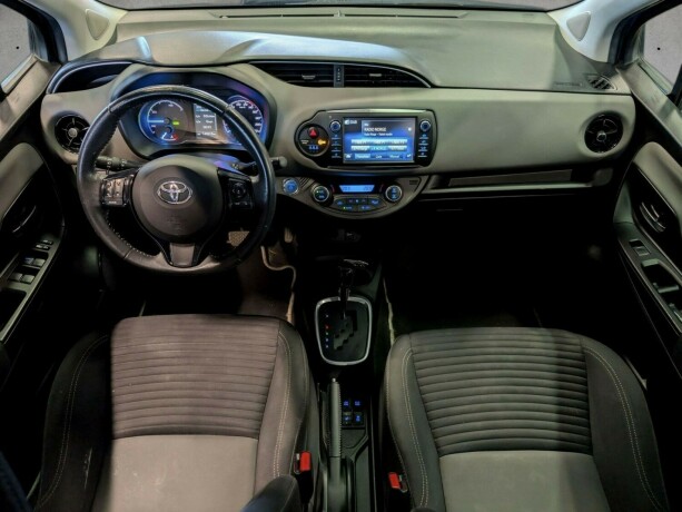 toyota-yaris-elektrisitetbensin-2017-big-12