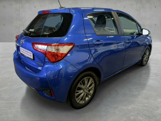 toyota-yaris-elektrisitetbensin-2017-big-3