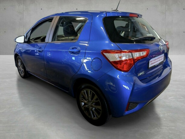 toyota-yaris-elektrisitetbensin-2017-big-2