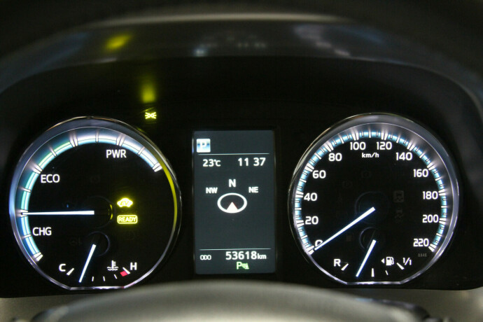 toyota-rav4-elektrisitetbensin-2016-big-14