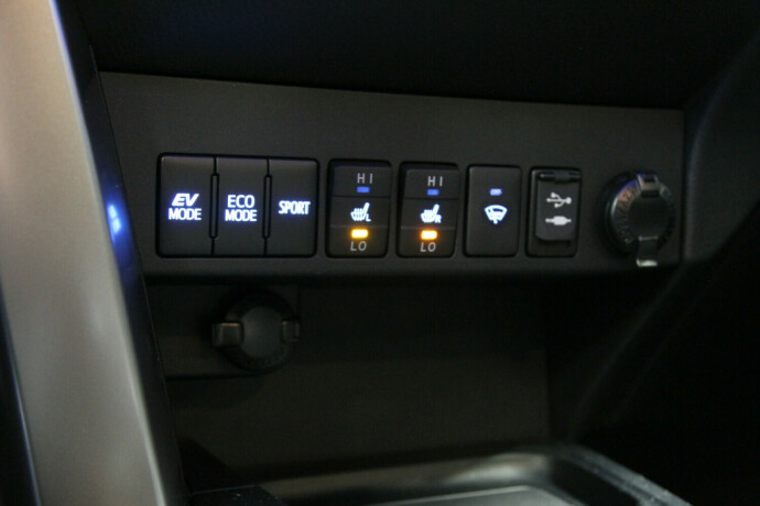 toyota-rav4-elektrisitetbensin-2016-big-10