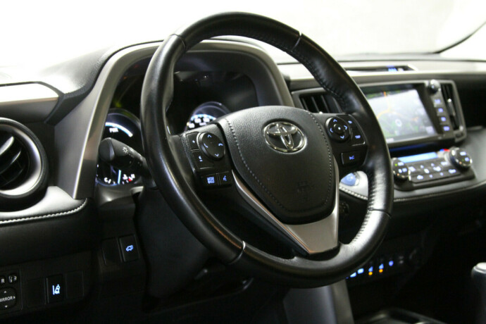 toyota-rav4-elektrisitetbensin-2016-big-16