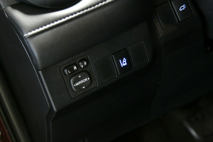 toyota-rav4-elektrisitetbensin-2016-big-15