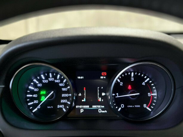 land-rover-discovery-sport-diesel-2017-big-16
