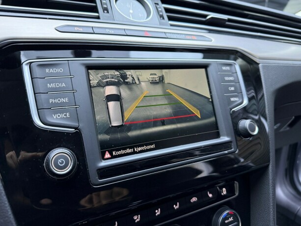 volkswagen-passat-diesel-2016-big-19