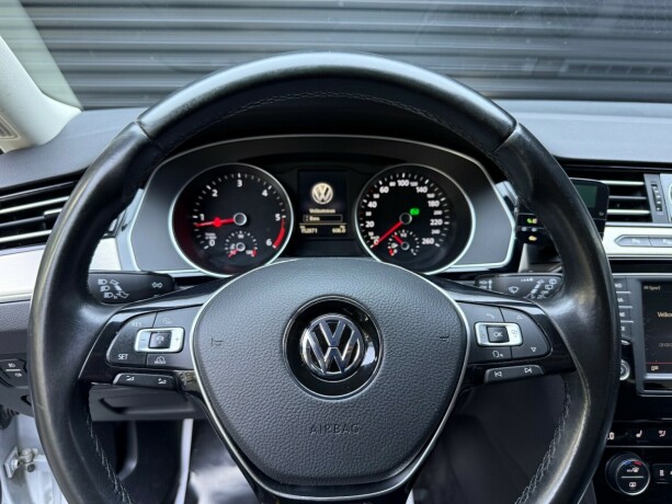 volkswagen-passat-diesel-2016-big-15