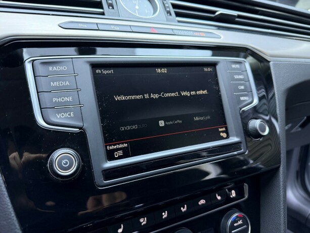 volkswagen-passat-diesel-2016-big-22