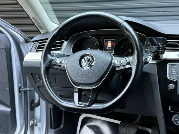 volkswagen-passat-diesel-2016-big-14