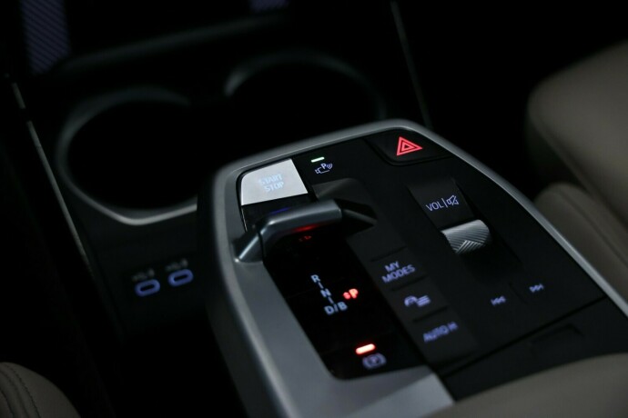 bmw-ix1-elektrisitet-2023-big-23