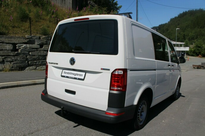 volkswagen-transporter-diesel-2019-big-4