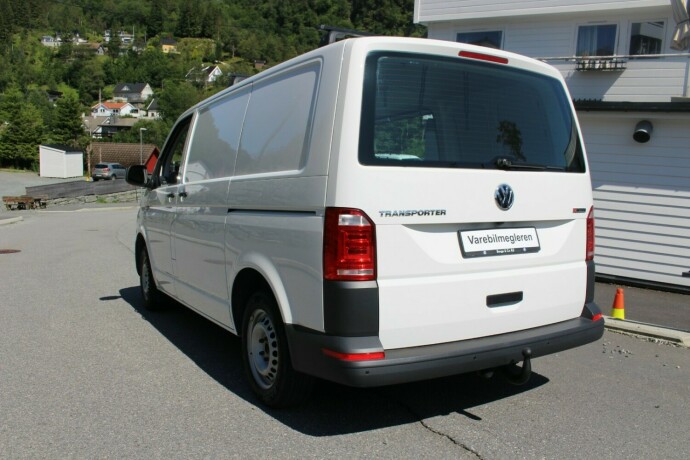 volkswagen-transporter-diesel-2019-big-3