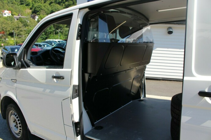 volkswagen-transporter-diesel-2019-big-7