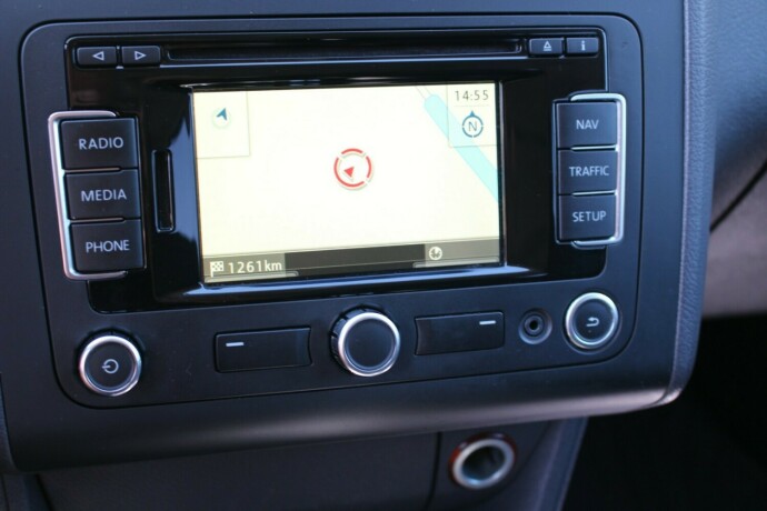 volkswagen-touran-diesel-2011-big-15