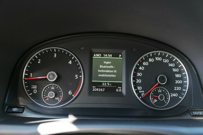 volkswagen-touran-diesel-2011-big-10